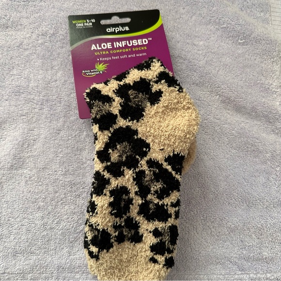 NWOT Heavenly By Victoria Animal Print Short Pajama Set Matching Robe Medium - Picture 15 of 15